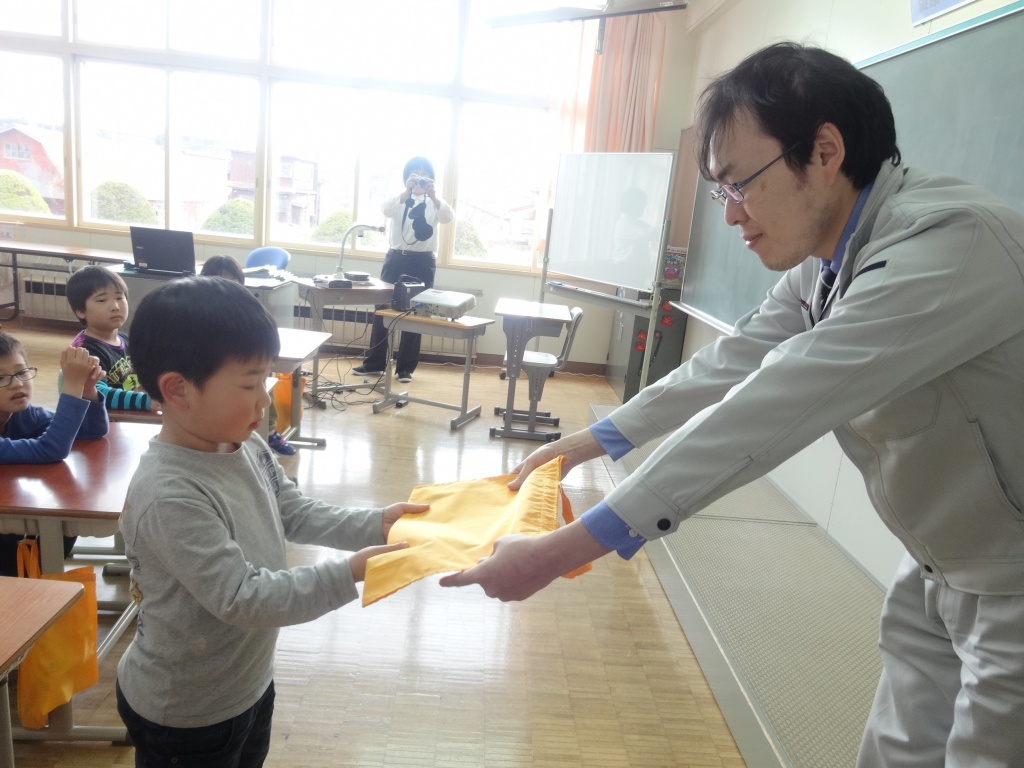 「鶉小学校にて」の画像
