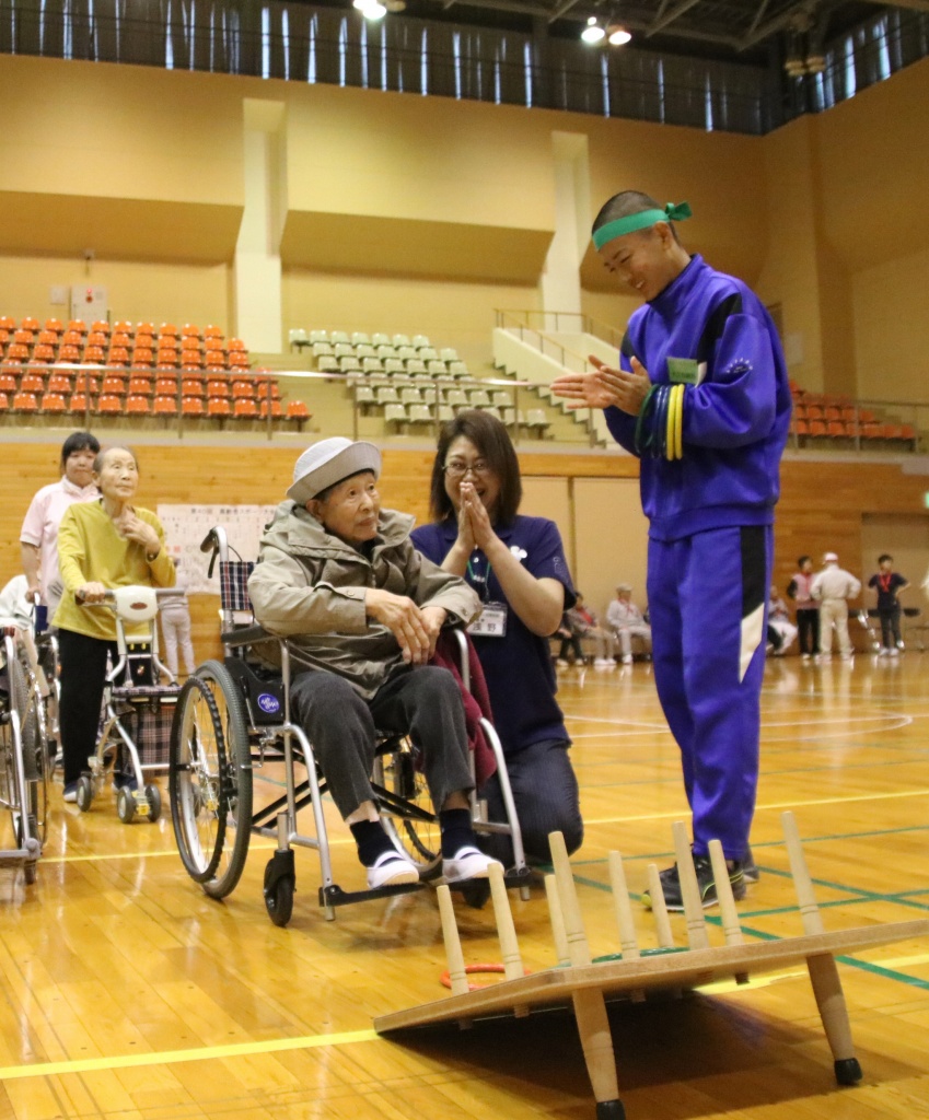 厚中2年生も大会運営に協力