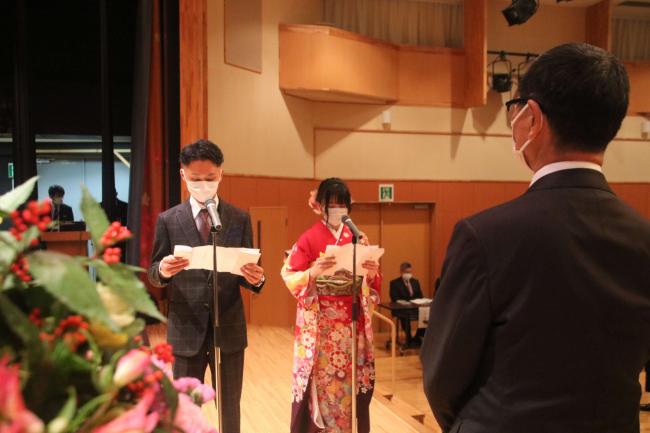 二十歳を祝う会　二十歳代表による誓いの言葉